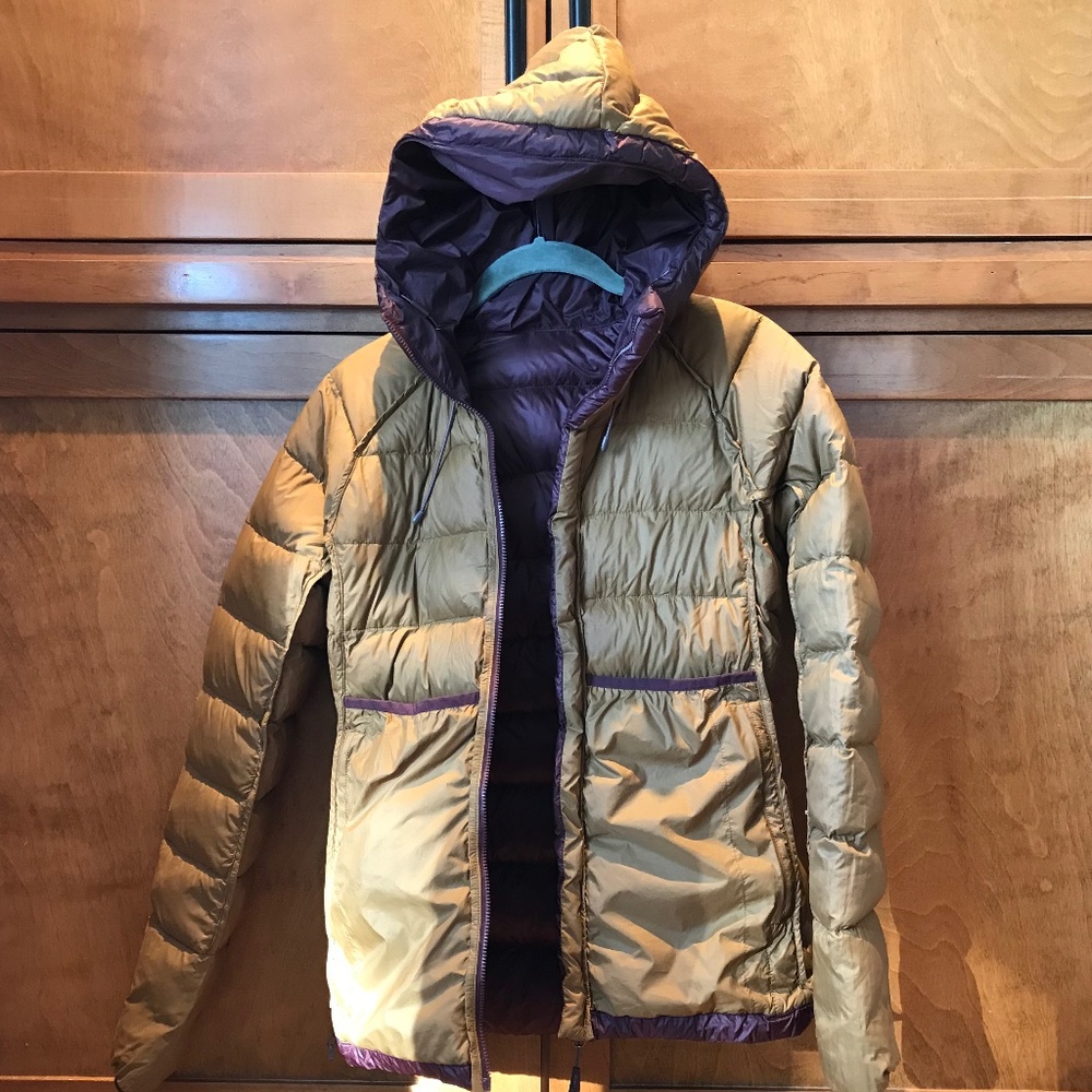 REI CO-OP WOMEN’S STRATOCLOUD DOWN HOODED PUFFER JACKET BURGUNDY XS - Picture 9 of 11